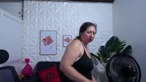 Valentina  online show from January 29, 2025, 9:39 pm