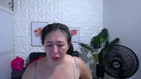 Valentina  online show from February 20, 2025, 9:09 pm