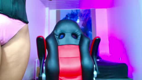 valentina_y_sneiderr online show from April 29, 2026, 12:27 am