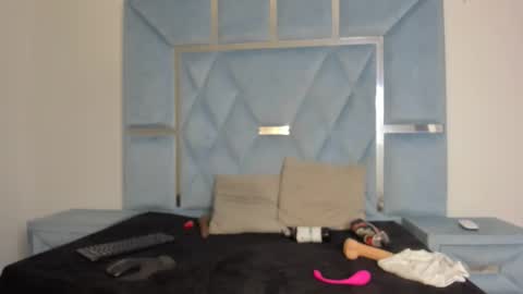 valentinaasm online show from April 30, 2026, 5:03 am