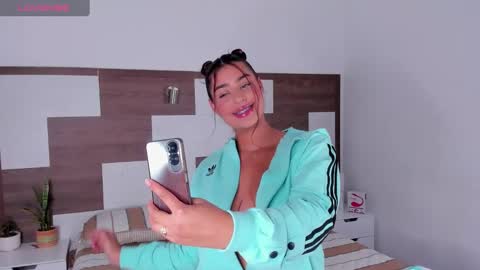 Snapshot of valentinaasummer chatting on February 2, 2025, 10:28 pm Valentina online show from February 2, 2025, 10:28 pm