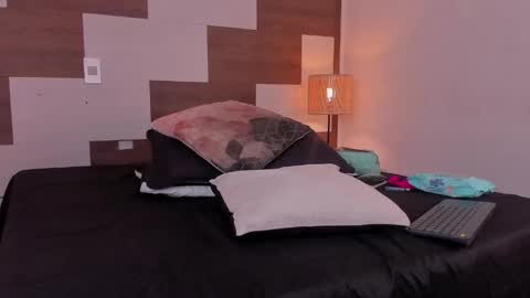 Snapshot of valentinaasummer chatting on February 14, 2025, 9:43 pm Valentina online show from February 14, 2025, 9:43 pm