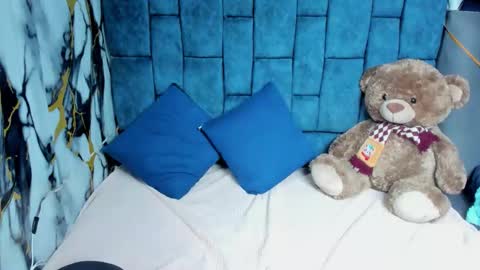 valentinaklean1 online show from April 26, 2026, 1:36 am