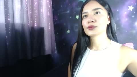 valentinarojass_ online show from February 12, 2026, 2:01 pm