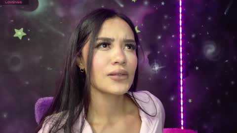 valentinarojass_ online show from April 27, 2026, 5:22 pm
