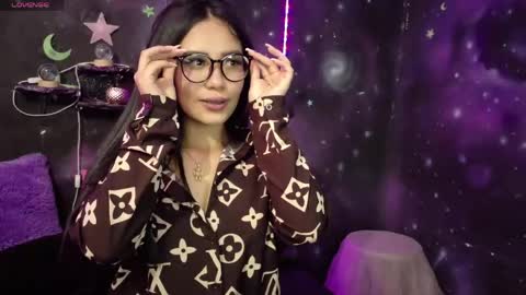 valentinarojass_ online show from May 7, 2026, 6:35 pm