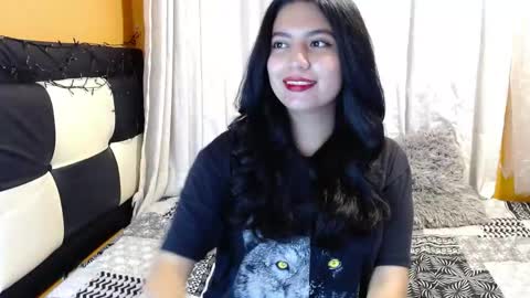 valentinasmith18 online show from May 3, 2026, 11:11 pm