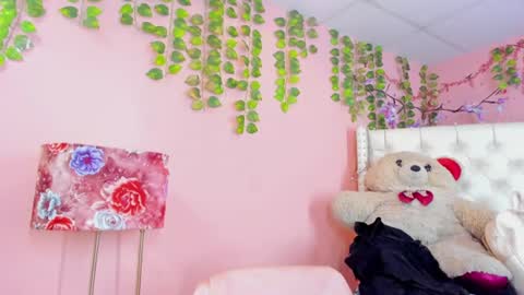 valentinee_xo online show from June 16, 2026, 12:46 am