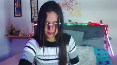 V A L E N T I N I online show from November 27, 2025, 8:33 pm