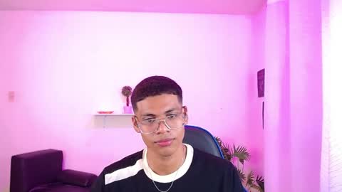 Snapshot of valentino_08 chatting on April 7, 2026, 9:26 pm Valentino online show from April 7, 2026, 9:26 pm