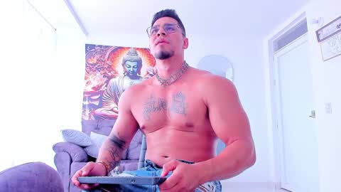 Snapshot of valentino_dossantos chatting on December 20, 2024, 7:17 pm    online show from December 20, 2024, 7:17 pm