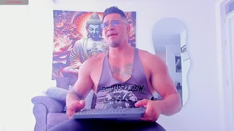 Snapshot of valentino_dossantos chatting on December 22, 2024, 5:21 pm    online show from December 22, 2024, 5:21 pm