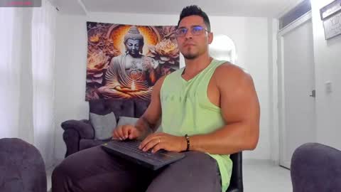 Snapshot of valentino_dossantos chatting on January 2, 2025, 10:01 pm    online show from January 2, 2025, 10:01 pm