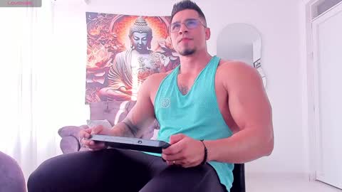 Snapshot of valentino_dossantos chatting on January 7, 2025, 9:46 pm    online show from January 7, 2025, 9:46 pm