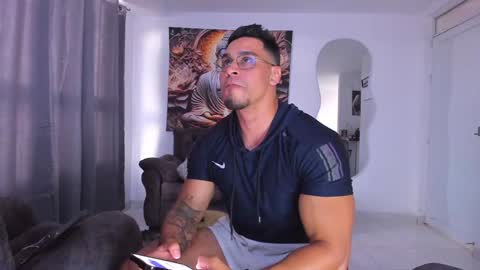 Snapshot of valentino_dossantos chatting on January 31, 2025, 8:43 pm    online show from January 31, 2025, 8:43 pm