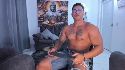 Snapshot of valentino_dossantos chatting on February 18, 2025, 11:55 am    online show from February 18, 2025, 11:55 am