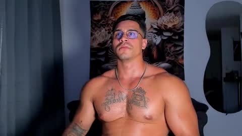 Snapshot of valentino_dossantos chatting on March 1, 2025, 12:07 am    online show from March 1, 2025, 12:07 am