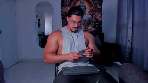 Snapshot of valentino_dossantos chatting on October 17, 2025, 8:11 pm    online show from October 17, 2025, 8:11 pm