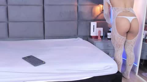 valentino moon online show from September 16, 2025, 2:34 am