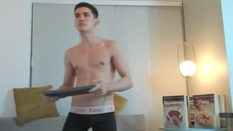 ValentinoCerati online show from December 2, 2024, 4:09 am