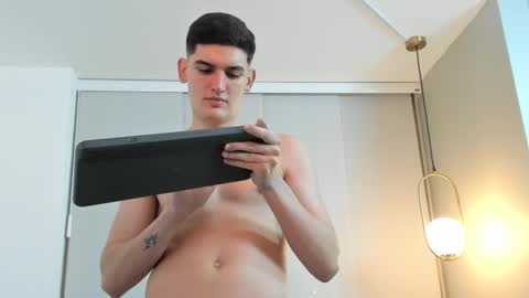 ValentinoCerati online show from December 3, 2024, 3:20 am