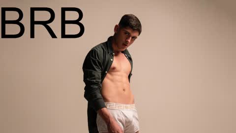 ValentinoCerati online show from December 9, 2024, 4:56 am