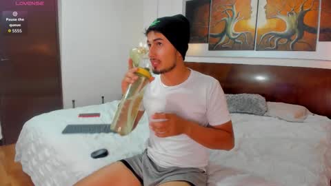  Valentinos  online show from September 26, 2025, 8:46 pm