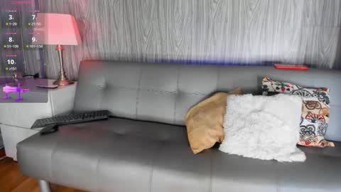  Valentinos  online show from November 19, 2025, 8:20 pm