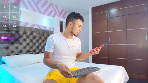 Snapshot of valentinos_ chatting on March 17, 2026, 9:51 pm Valentinos online show from March 17, 2026, 9:51 pm