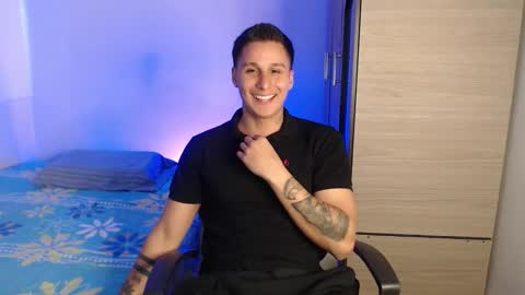 Snapshot of valentinosex_1 chatting on October 31, 2025, 9:27 pm VALENTINO online show from October 31, 2025, 9:27 pm