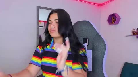 valeri_harpers4 online show from October 3, 2025, 1:02 am