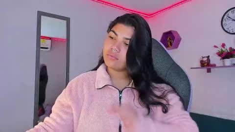 valeri_harpers4 online show from October 3, 2025, 2:14 pm