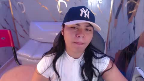 valeri_harpers4 online show from October 8, 2025, 12:47 pm