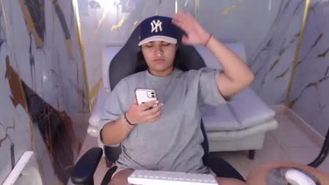 valeri_harpers4 online show from November 25, 2025, 2:17 pm