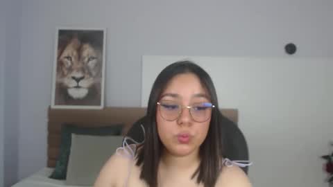 Snapshot of valeri_reyes chatting on September 19, 2025, 8:09 pm Valeri Reyes online show from September 19, 2025, 8:09 pm
