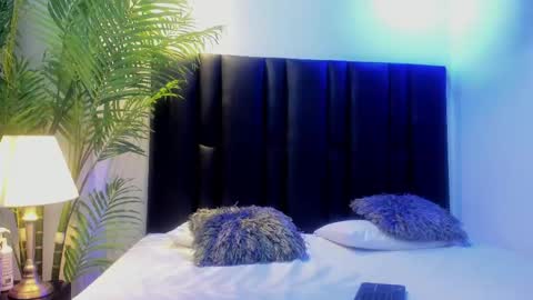 valeri_tafur online show from October 9, 2025, 11:08 am