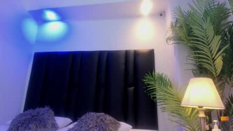 valeri_tafur online show from December 19, 2025, 11:06 am