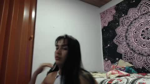 valeria online show from May 4, 2026, 4:08 am
