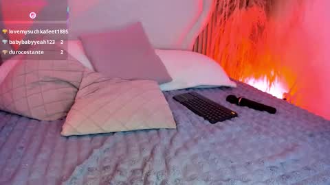 valeria_carter_ online show from December 3, 2025, 1:13 am