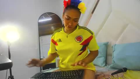 Snapshot of valeria_gil_ chatting on June 27, 2026, 5:40 pm valeria_gil_ online show from June 27, 2026, 5:40 pm