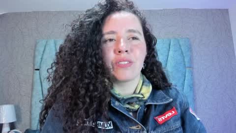 Valeria online show from September 12, 2025, 1:11 pm