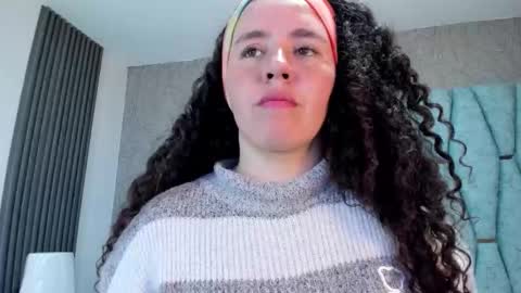 Valeria online show from September 18, 2025, 4:53 pm