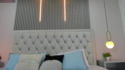 valeriacute_18 online show from March 21, 2026, 7:06 pm