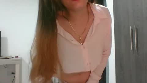 valeriafrannco online show from March 12, 2026, 5:13 am