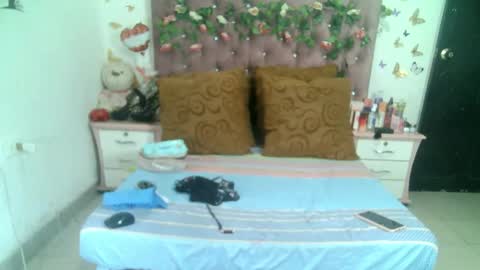 La valerie26 online show from October 18, 2025, 12:17 pm