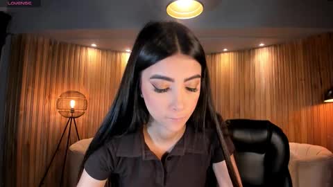 Snapshot of valeriavelvet chatting on October 1, 2025, 11:49 am Vale online show from October 1, 2025, 11:49 am