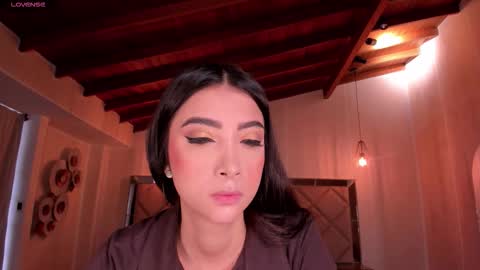 Snapshot of valeriavelvet chatting on October 7, 2025, 12:02 pm Vale online show from October 7, 2025, 12:02 pm