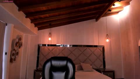 Snapshot of valeriavelvet chatting on October 11, 2025, 12:04 pm Vale online show from October 11, 2025, 12:04 pm