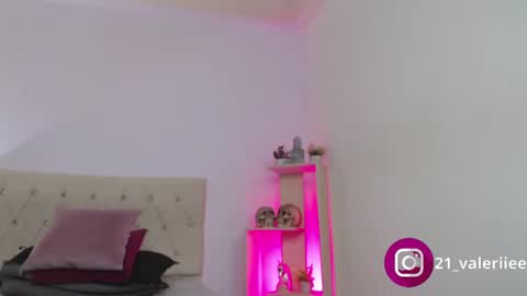 Snapshot of valerie_21 chatting on December 4, 2024, 12:14 pm Valeriee online show from December 4, 2024, 12:14 pm