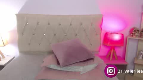 Snapshot of valerie_21 chatting on January 4, 2025, 12:05 pm Valeriee online show from January 4, 2025, 12:05 pm